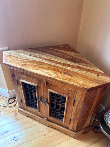 Sheesham wood corner stand - corner,